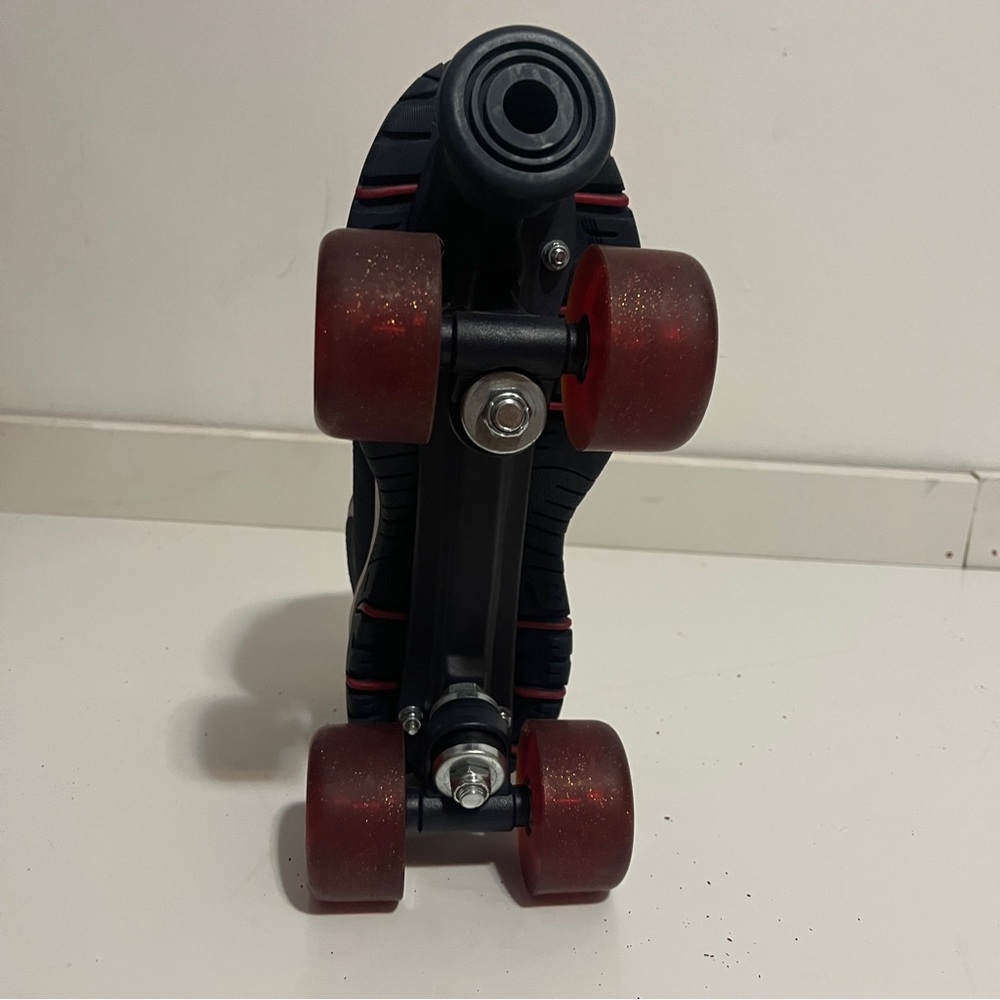 Britney Spears Roller Skates by Skechers 4 wheelers - Picture 8 of 8